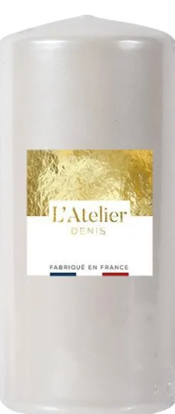 Bougie cylindrique coloris blanc nacré L’Atelier Denis – Ø 6,8 x H 14,5 cm
