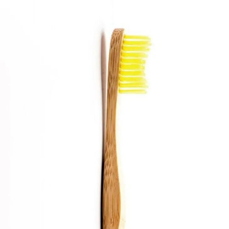Brosse à dents pour adulte en bambou souple coloris jaune