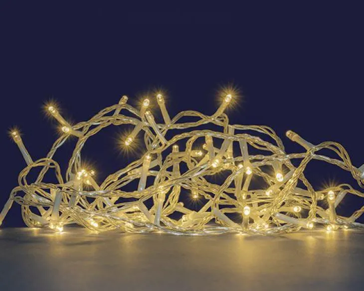 Guirlande lumineuse à 48 LED blanc chaud et câble argent avec timer Flicker Light® sur piles - 6 m
