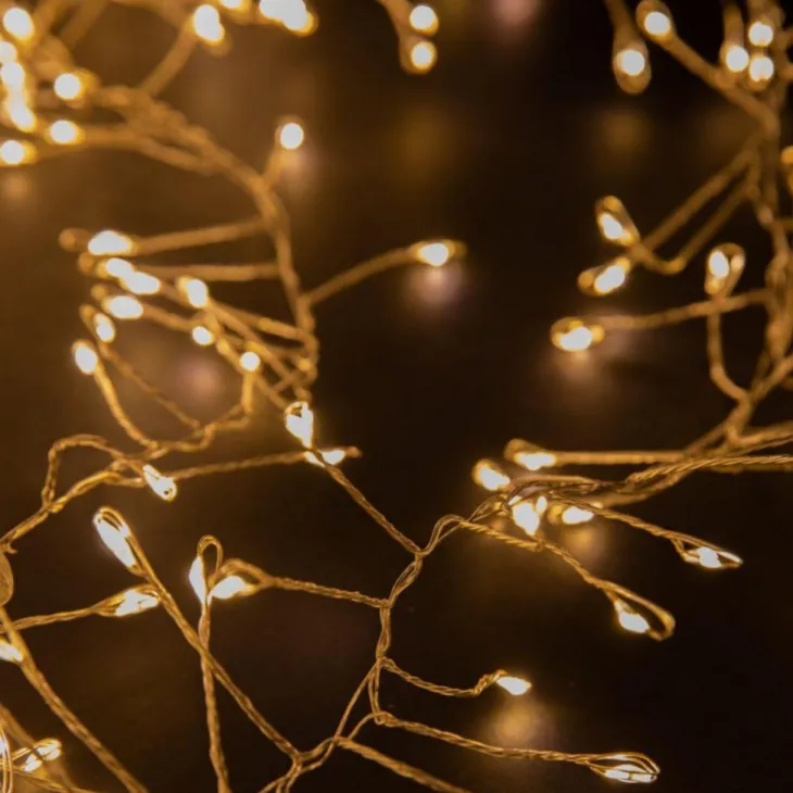 Guirlande lumineuse LED à lumière fixe blanc chaud sur secteur - 9 m