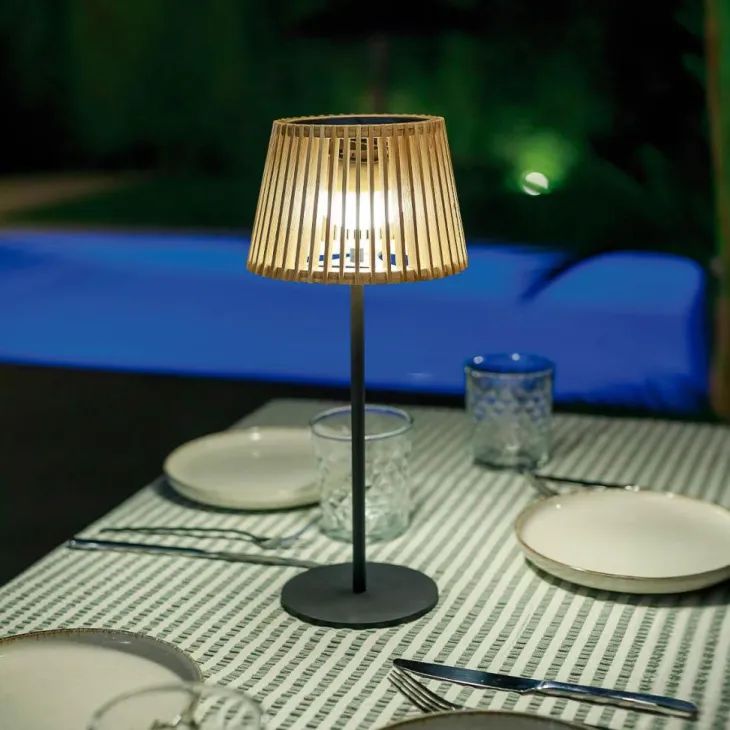 Lampe solaire Okinawa coloris marron effet blanc chaud en métal Newgarden - 20 à 30 cm
