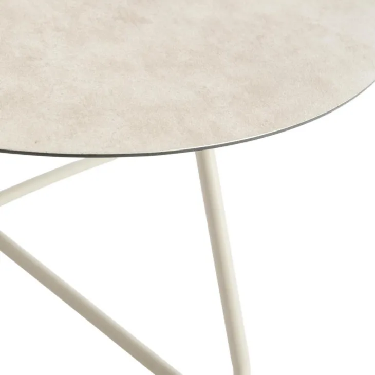 Salon de jardin en acier coloris beige Iris - 4 éléments (canapé, table basse et deux fauteuils)
