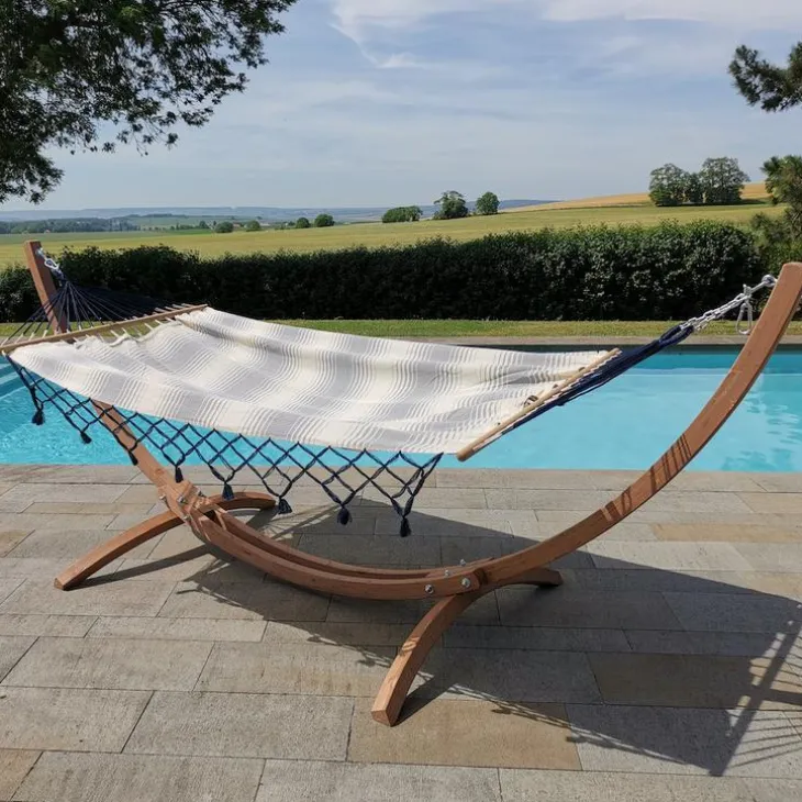 Set support et hamac EsKapade coloris rayé marine à franges bleues en bois et polypropylène Jobek Hamacs - 323 x 125 x 128 cm