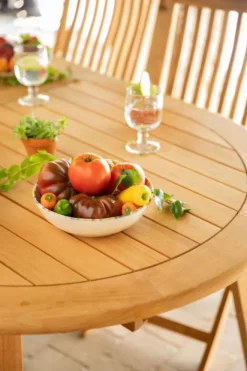 Table coloris beige en teck - 180 x 240 x 100 cm
