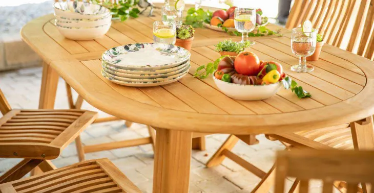 Table coloris beige en teck - 180 x 240 x 100 cm
