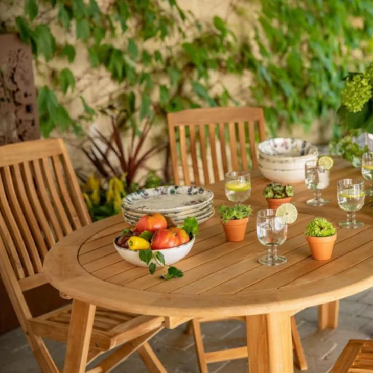 Table coloris beige en teck - 180 x 240 x 100 cm