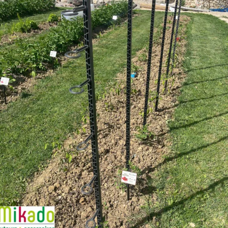 Tuteur à tomate avec 4 attaches coloris gris - 180 cm